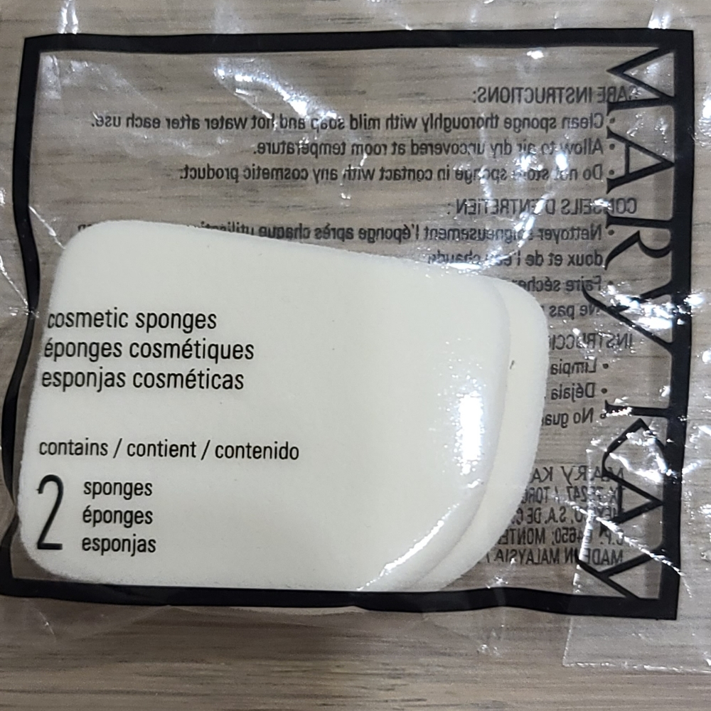 NWT Mary Kay cosmetic sponges